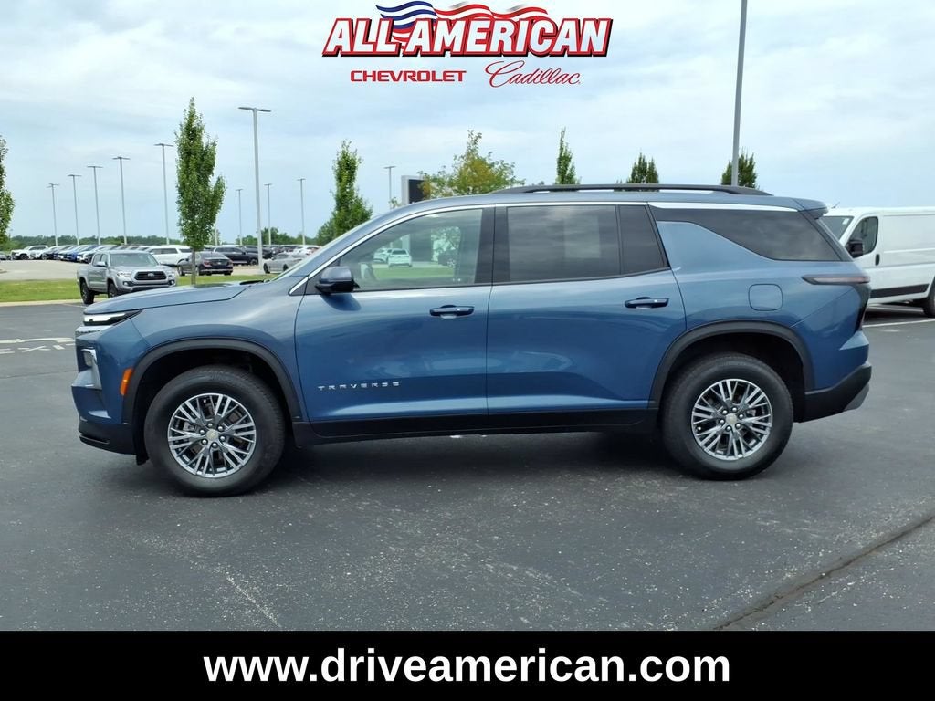 2025 Chevrolet Traverse LT