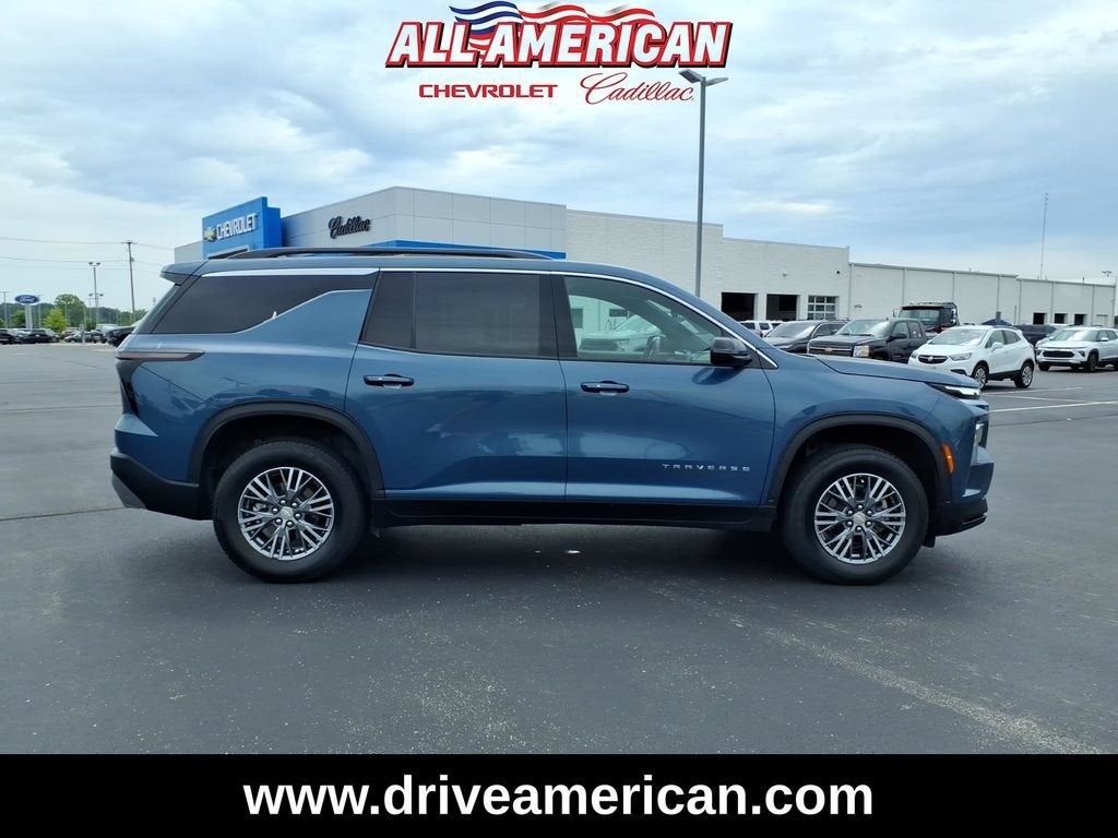 2025 Chevrolet Traverse LT