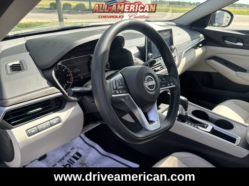 2025 Nissan Altima SV - Photo 10