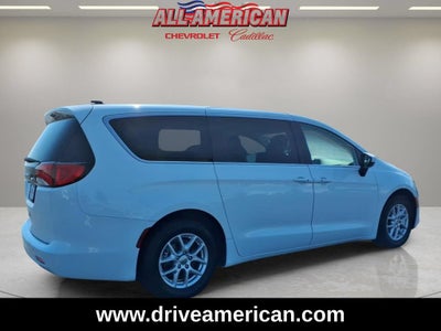 2023 Chrysler Voyager LX