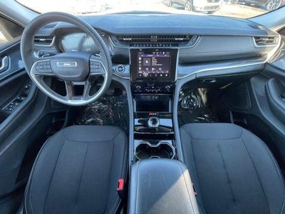 2023 Jeep Grand Cherokee Laredo 4x4