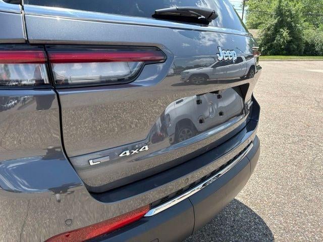2023 Jeep Grand Cherokee L Laredo 4x4