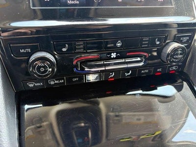 2023 Jeep Grand Cherokee L Laredo 4x4