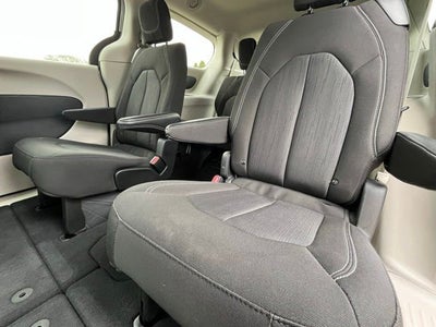 2024 Chrysler Voyager LX