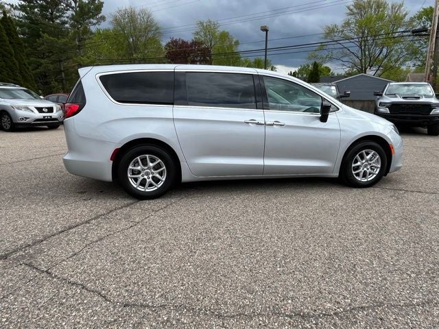 2024 Chrysler Voyager LX