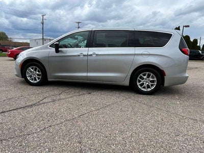 2024 Chrysler Voyager LX