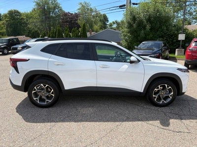 2025 Chevrolet Trax FWD LT