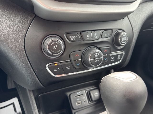 2017 Jeep Cherokee Overland