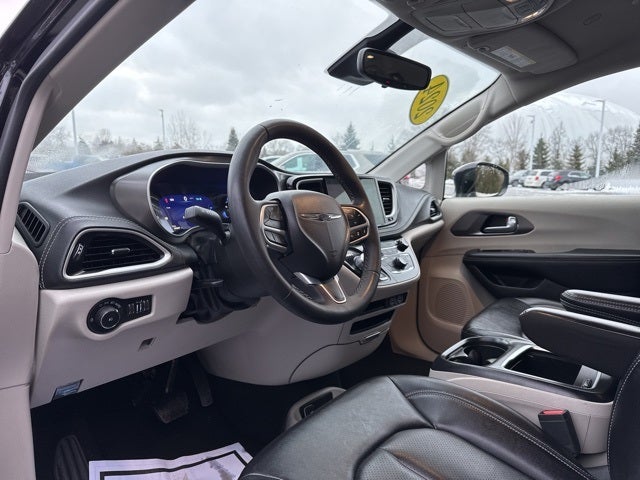 2024 Chrysler Pacifica Hybrid Select