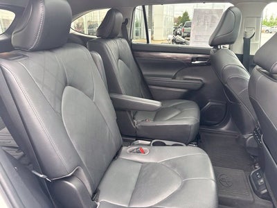 2021 Toyota Highlander Hybrid Platinum