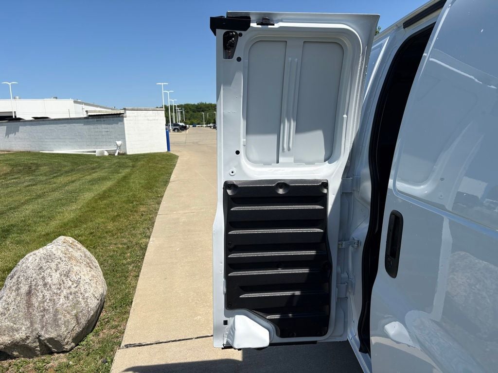 2026 Chevrolet Express 3500 Work Van Cargo