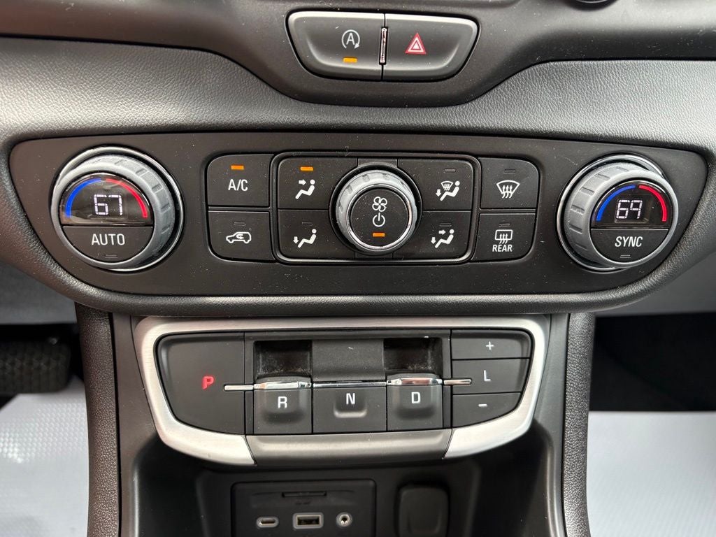 2023 GMC Terrain SLE