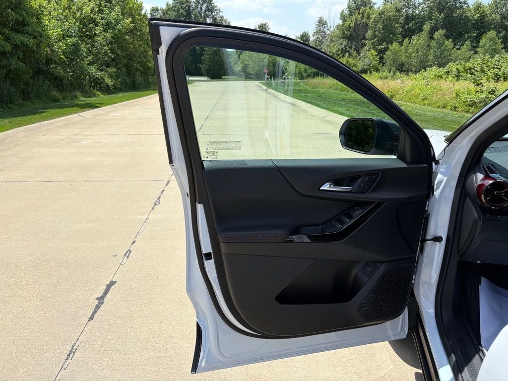2027 Chevrolet Equinox RS - Photo 13