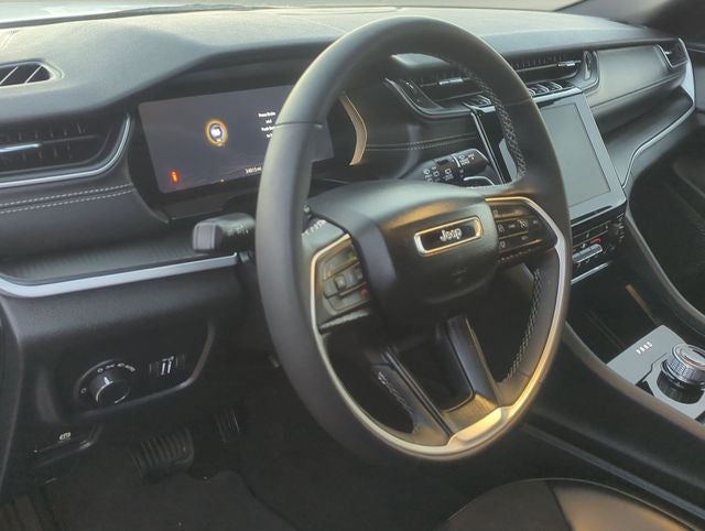 2025 Jeep Grand Cherokee Altitude 4x4