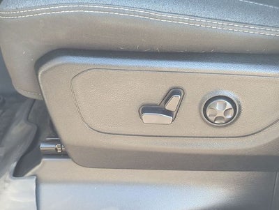 2020 RAM 1500 Big Horn Crew Cab 4x4 5'7' Box