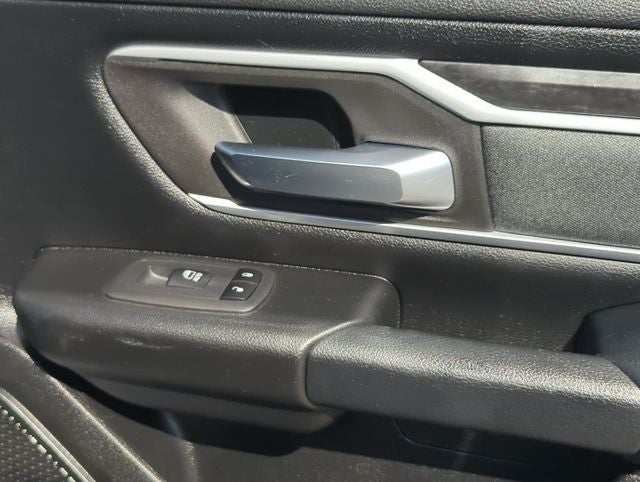 2020 RAM 1500 Big Horn Crew Cab 4x4 5'7' Box