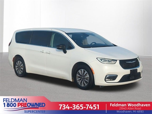 2024 Chrysler Pacifica Hybrid Select