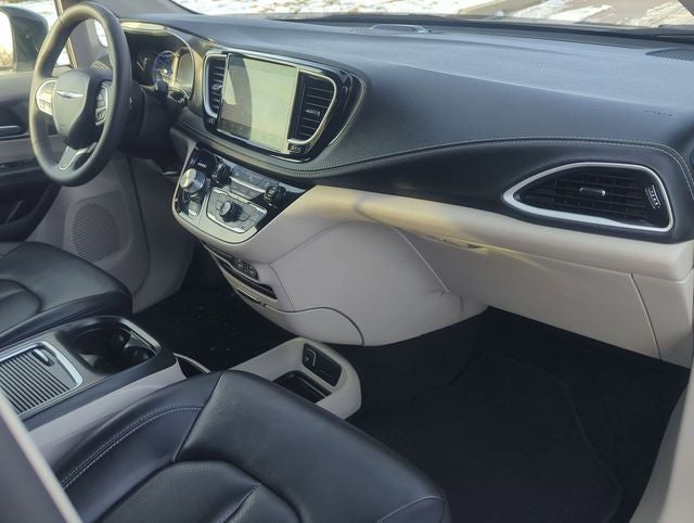 2024 Chrysler Pacifica Hybrid Select