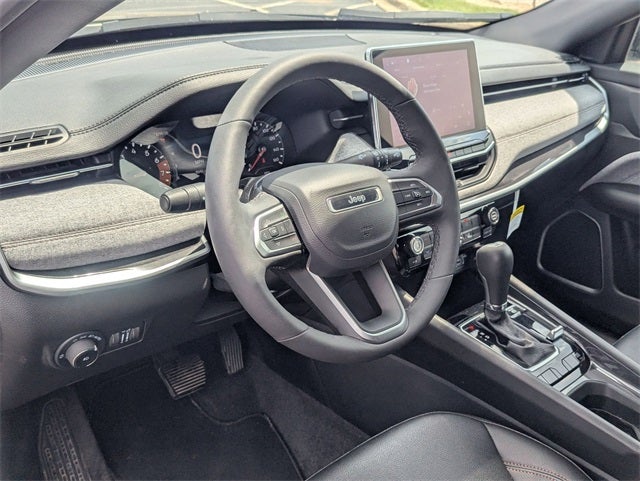 2024 Jeep Compass Latitude Lux FWD