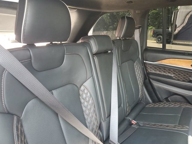 2022 Jeep Grand Cherokee Summit
