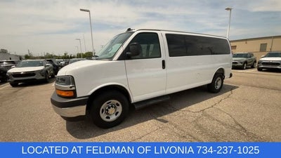2025 Chevrolet Express Passenger 1LT