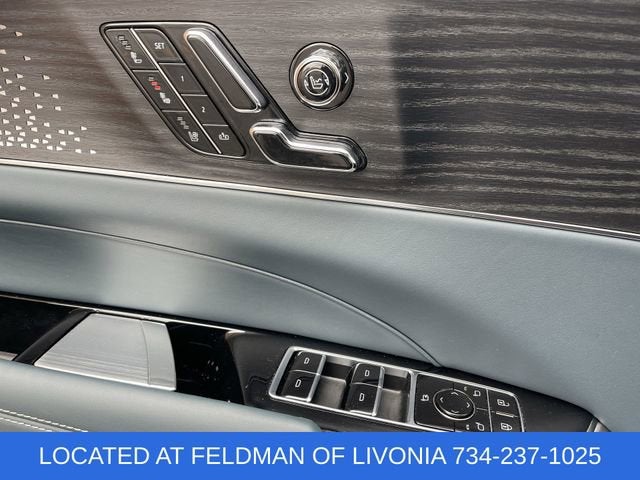 2024 Cadillac LYRIQ Sport 3