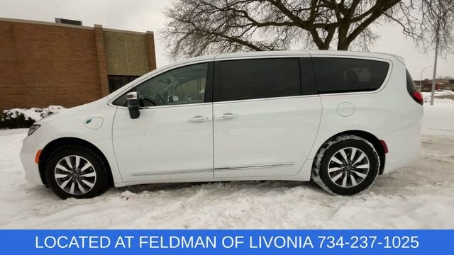 2023 Chrysler Pacifica Hybrid Limited