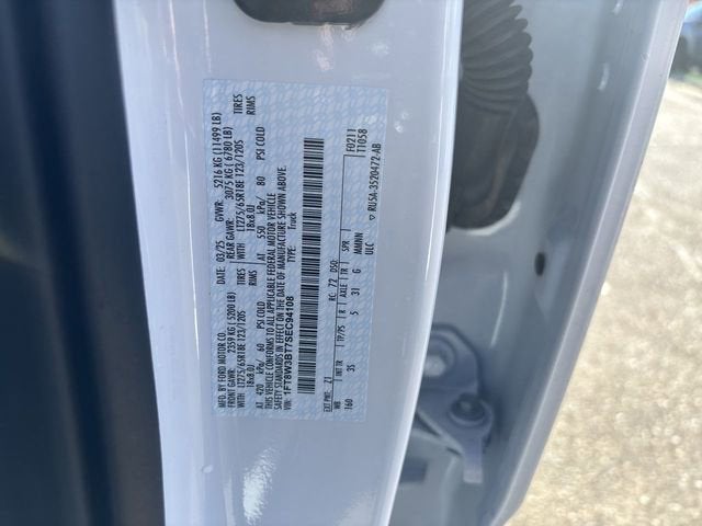 2025 Ford Super Duty F-350 SRW XL