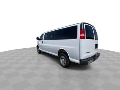 2025 Chevrolet Express Passenger 1LT