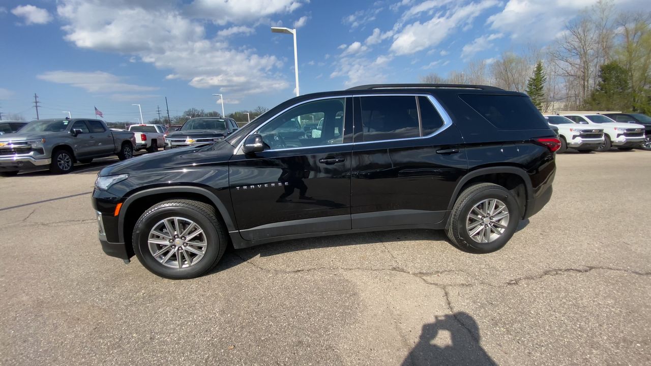 2023 Chevrolet Traverse LT Leather
