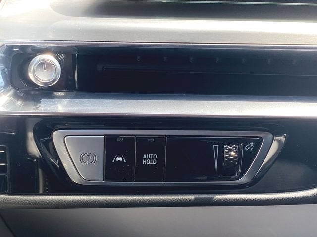 2024 Cadillac LYRIQ Luxury 1