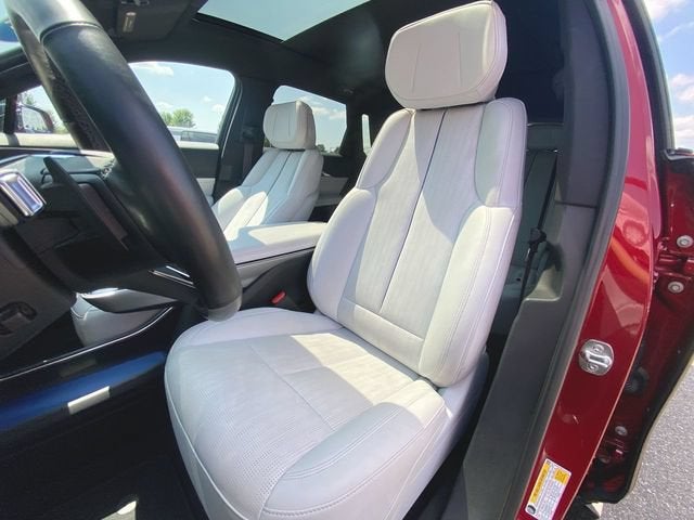 2024 Cadillac LYRIQ Luxury 1