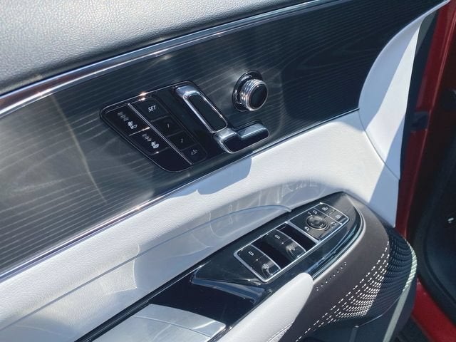 2024 Cadillac LYRIQ Luxury 1