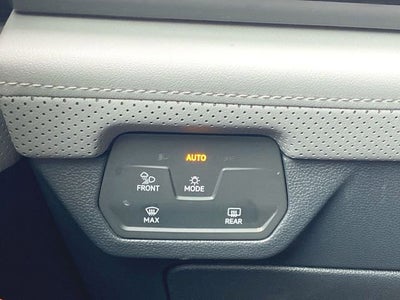 2024 Volkswagen Atlas 2.0T Peak Edition SEL