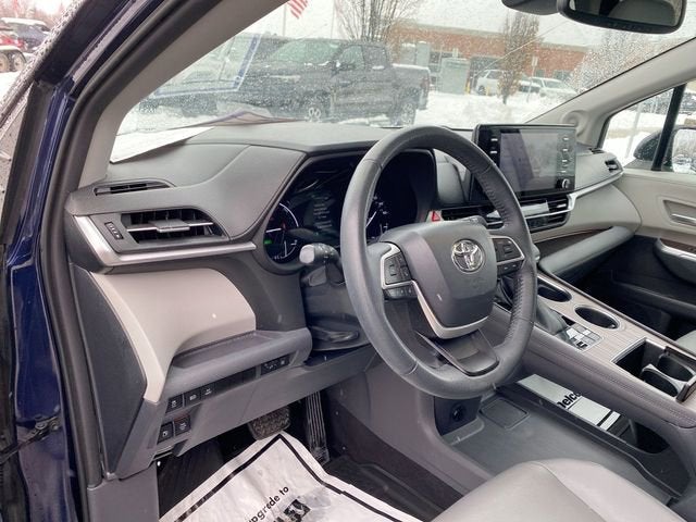 2022 Toyota Sienna XLE