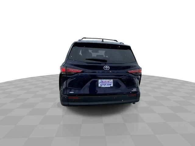 2022 Toyota Sienna XLE