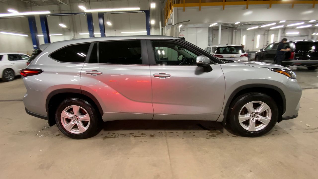 2024 Toyota Highlander LE