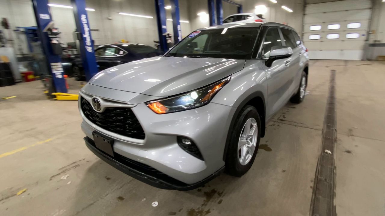 2024 Toyota Highlander LE
