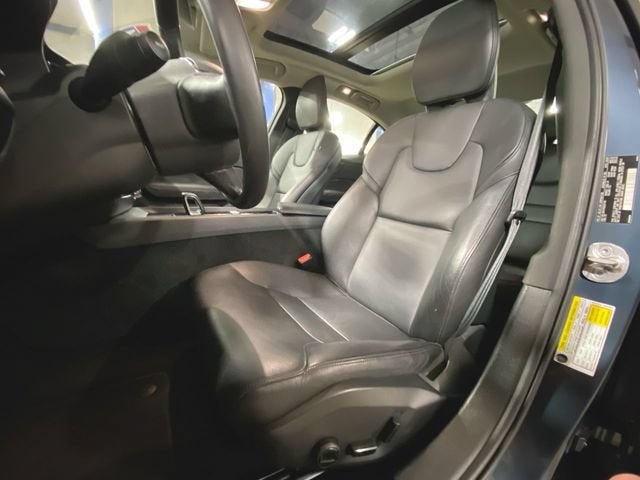 2024 Volvo S60 Core Dark Theme