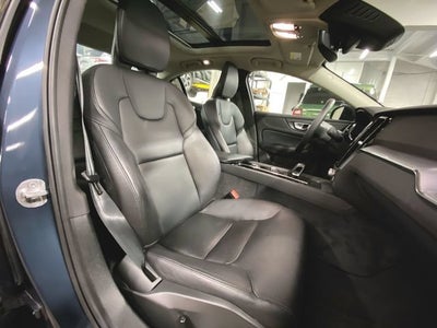 2024 Volvo S60 Core Dark Theme