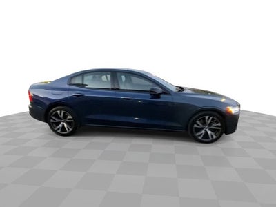 2024 Volvo S60 Core Dark Theme