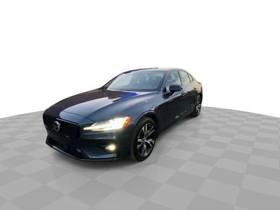 2024 Volvo S60 Core Dark Theme