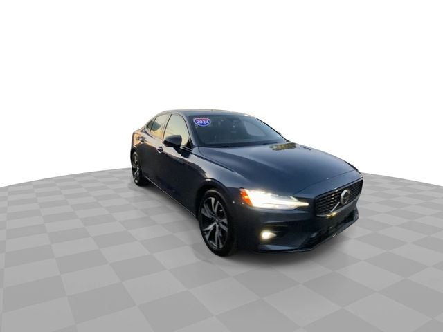 2024 Volvo S60 Core Dark Theme