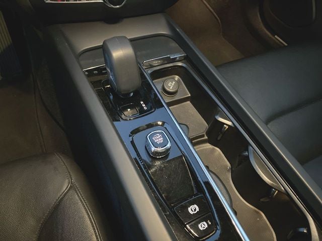 2024 Volvo S60 Core Dark Theme
