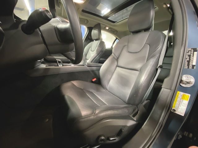 2024 Volvo S60 Core Dark Theme
