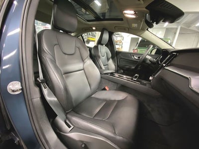 2024 Volvo S60 Core Dark Theme