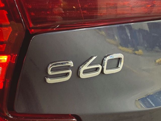 2024 Volvo S60 Core Dark Theme