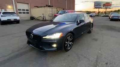 2024 Volvo S60 Core Dark Theme