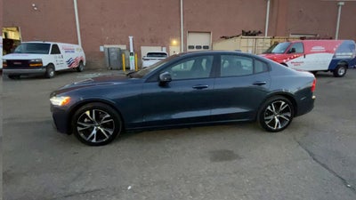 2024 Volvo S60 Core Dark Theme