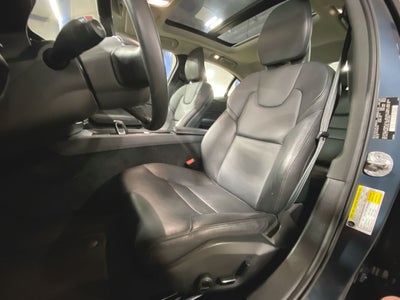 2024 Volvo S60 Core Dark Theme